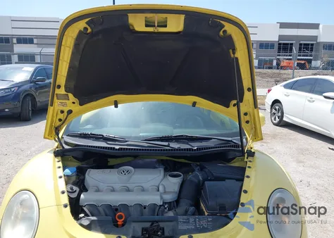 2006 Volkswagen New Beetle 2.5 from USA, damaged, VIN 3VWSW31C96M411997